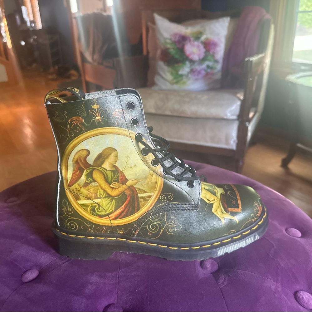 Dr. Martens, women's Di Paolo boots like new, women's size 10